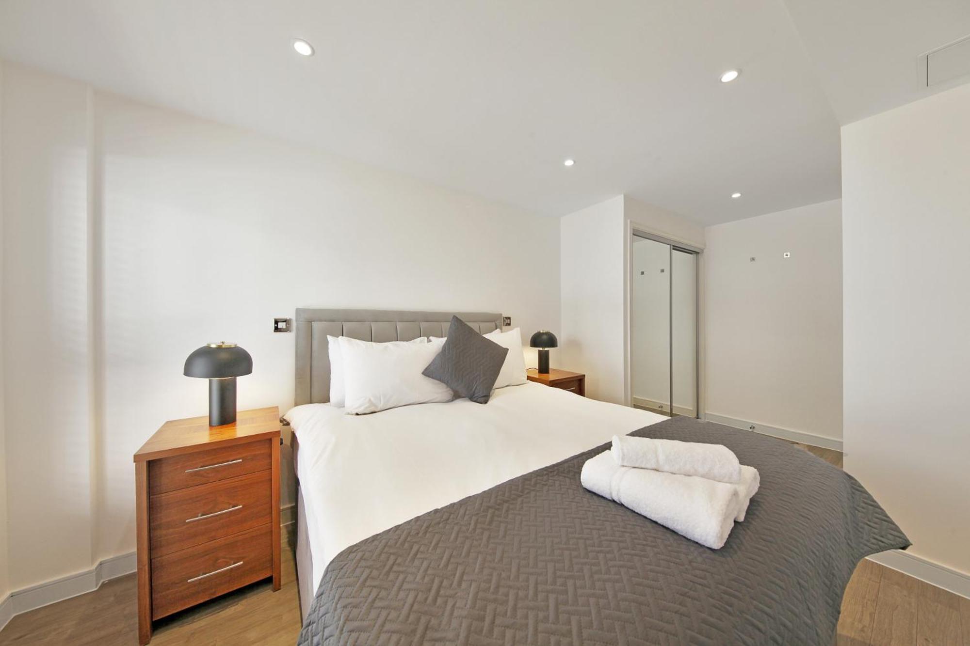 2 Bed Executive Apartment Next To Liverpool Street Free Wifi By City Stay Aparts Лондон Экстерьер фото
